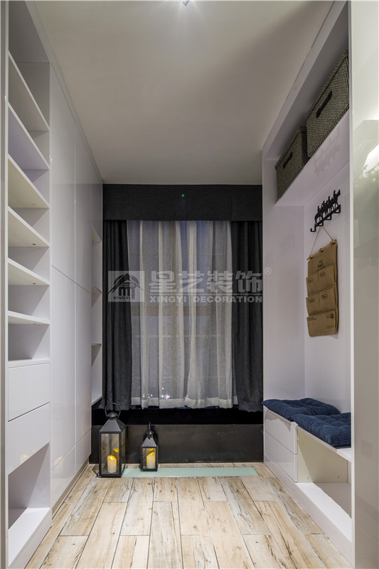 鳳嶺一號(hào)120平現(xiàn)代簡約玄關(guān)裝修設(shè)計(jì)效果圖