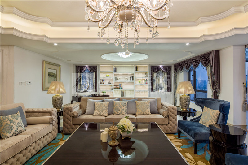 南湖名都廣場328平客廳裝修實(shí)景