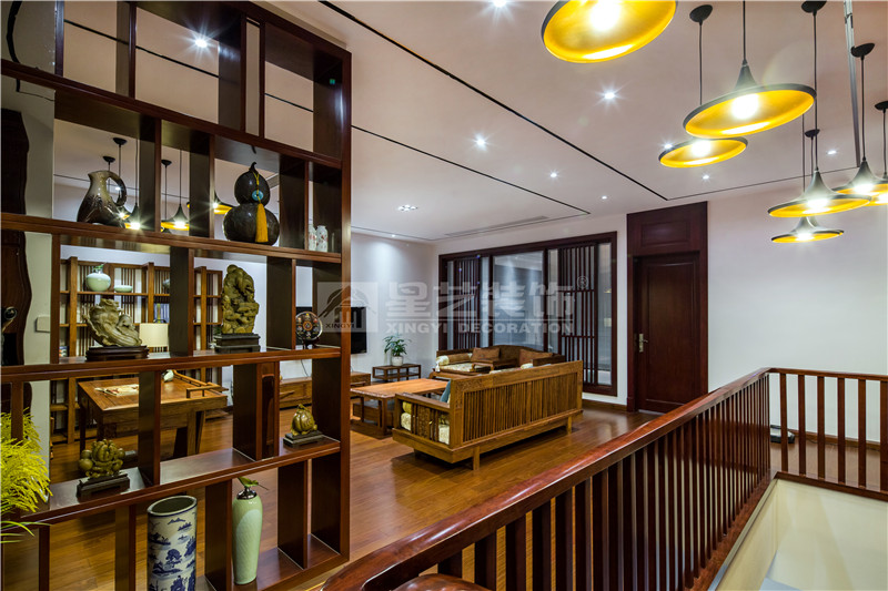 南湖名都廣場280平起居室實(shí)景圖