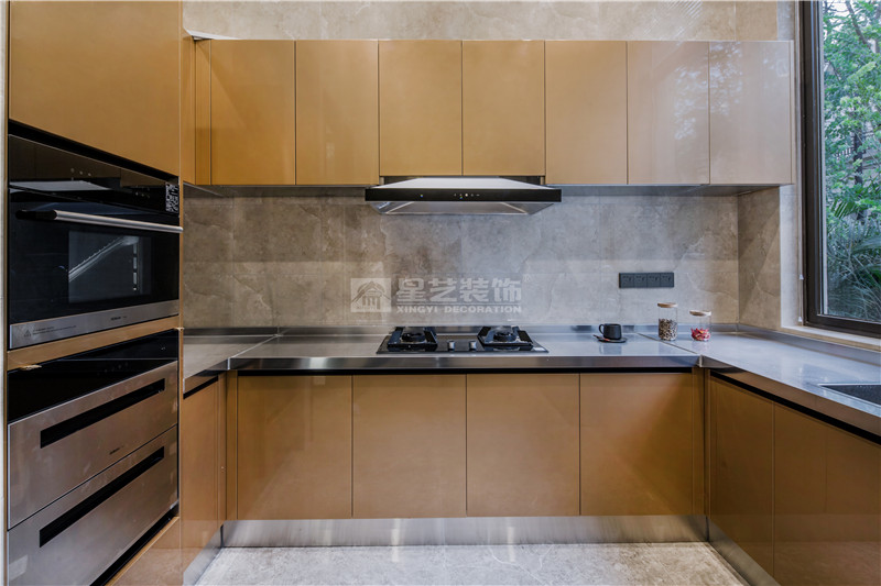 合景天俊229平廚房裝修實(shí)景圖