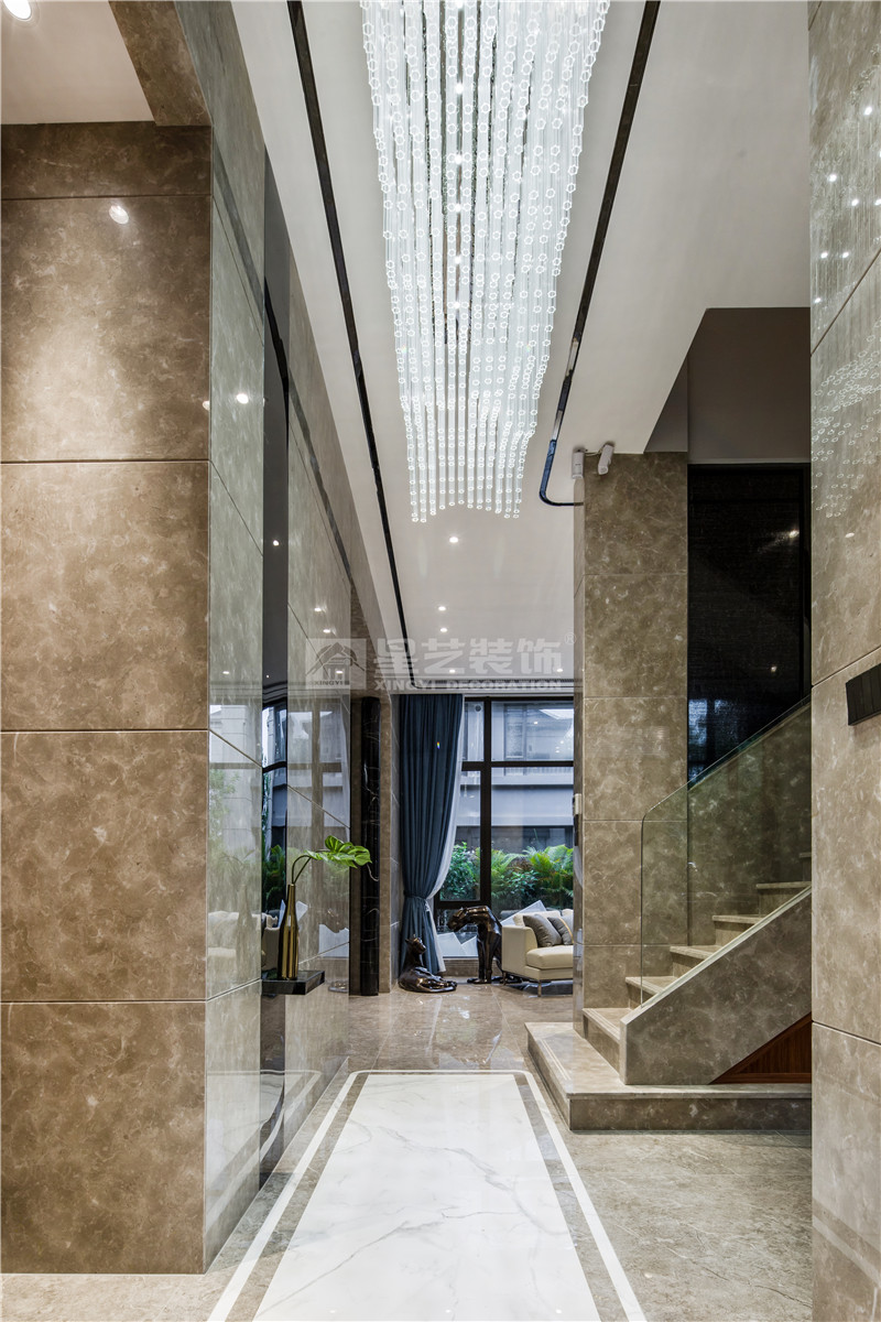 合景天俊229平樓梯區(qū)裝修實(shí)景圖