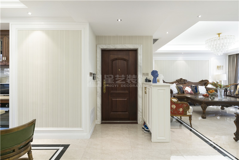 翡翠時(shí)光240平復(fù)式入戶裝修實(shí)景圖