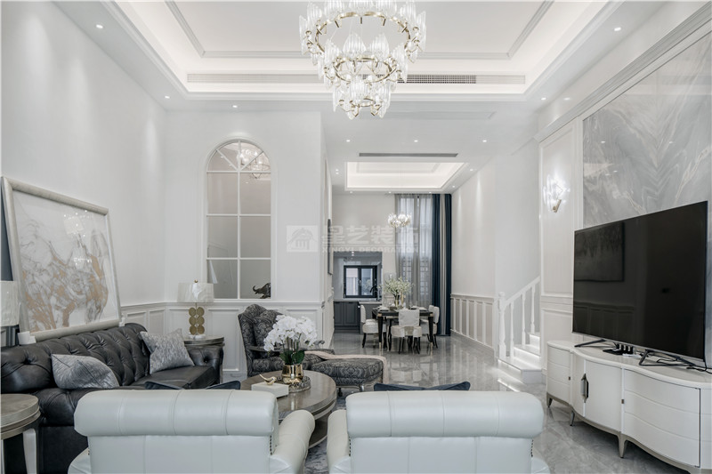 云景山語(yǔ)城186平復(fù)式客廳裝修實(shí)景圖