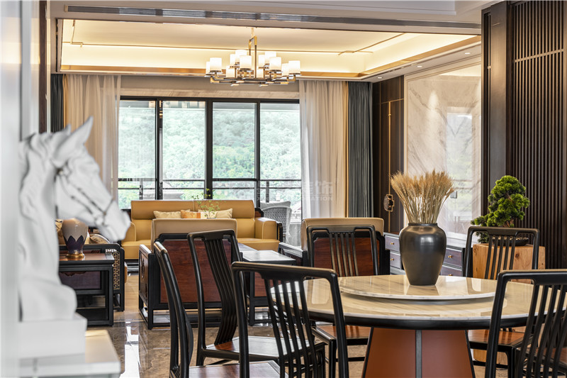 青山府 200平餐廳裝修實(shí)景圖