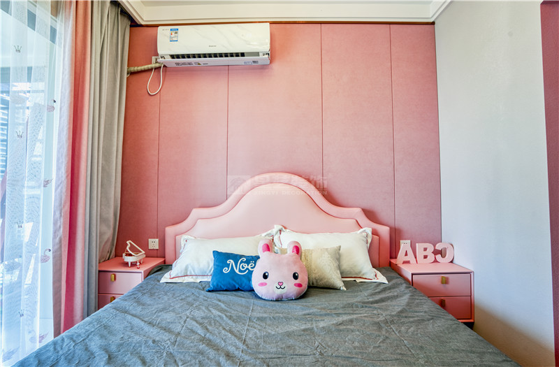 保利翎峰臺(tái)150平女孩房裝修實(shí)景圖