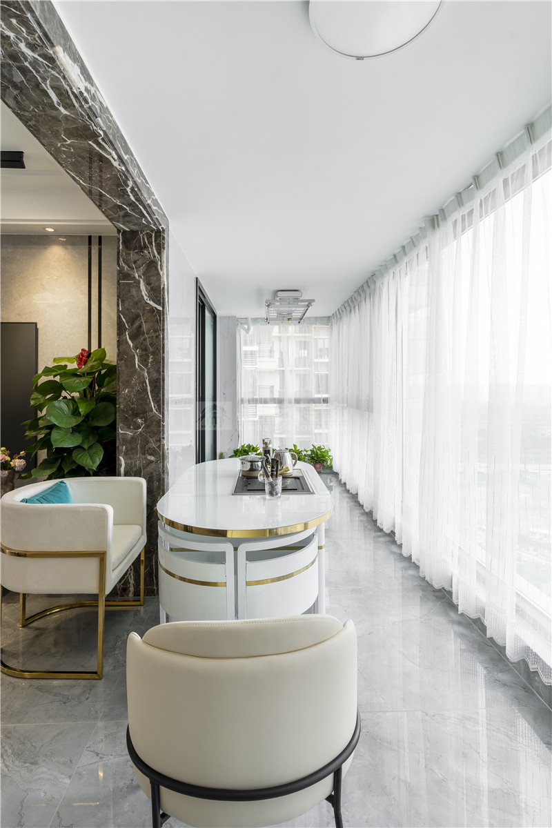 唐樾青山135平陽臺裝修實景圖