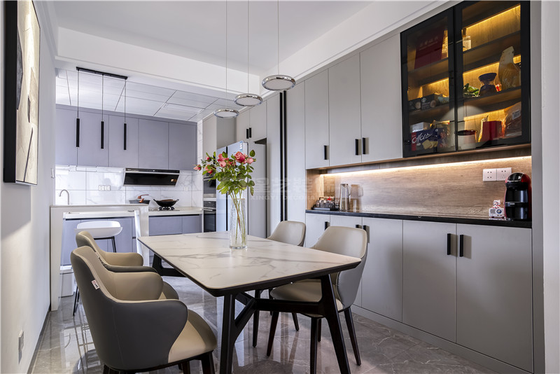 湖畔書院140平餐廳裝修實(shí)景圖