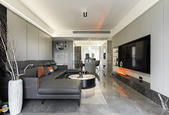 龍光玖譽(yù)湖     145平