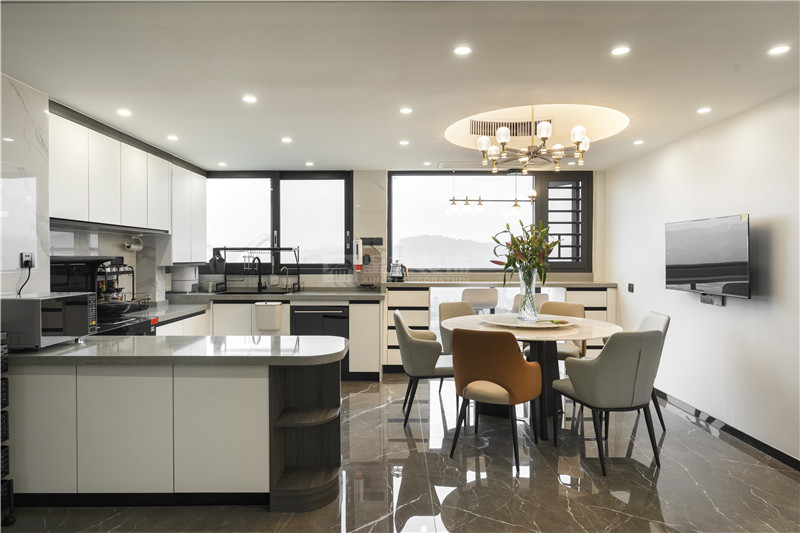 臻澤苑230平廚房，餐廳裝修實景圖