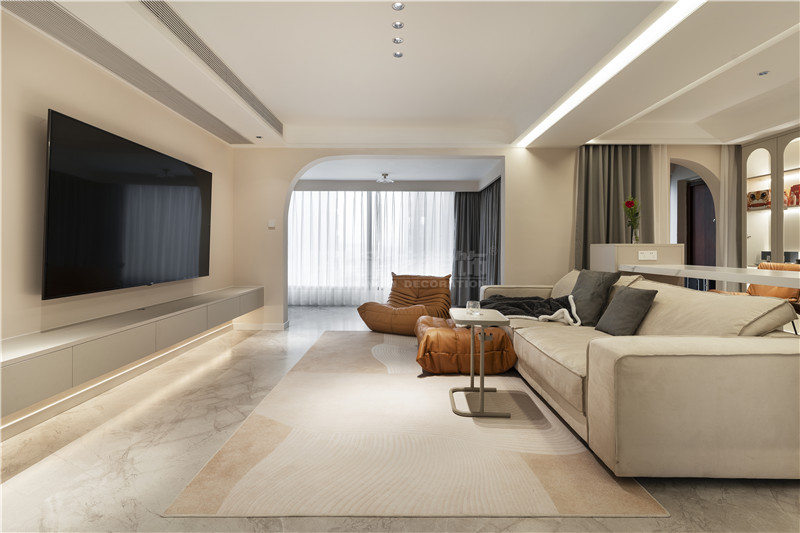 萬(wàn)象華府140平客廳裝修實(shí)景圖