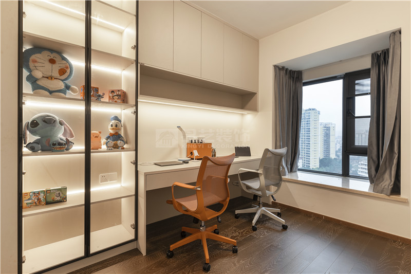 萬(wàn)象華府140平書房裝修實(shí)景圖