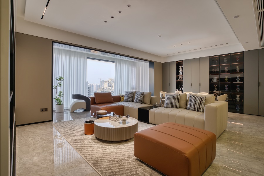 華潤西園149平現(xiàn)代輕奢客廳實(shí)景