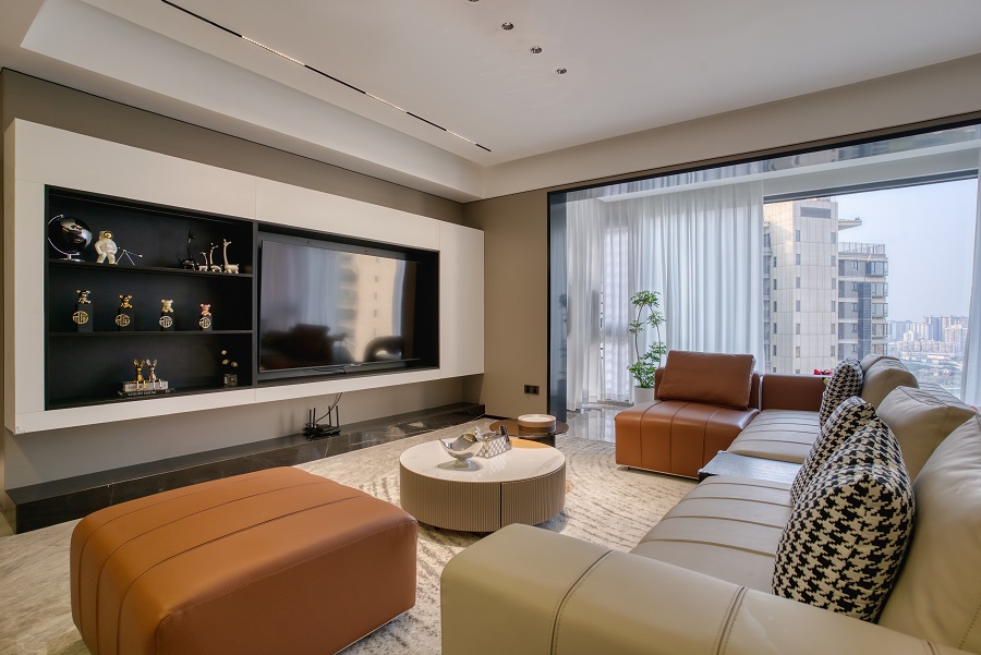 華潤西園149平現(xiàn)代輕奢客廳實(shí)景