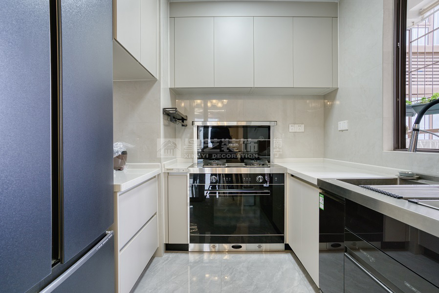 五象湖壹號110平廚房裝修實(shí)景