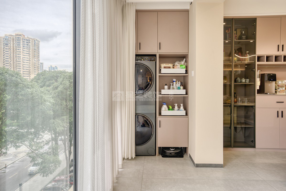 華潤西園悅府149平陽臺(tái)裝修實(shí)景