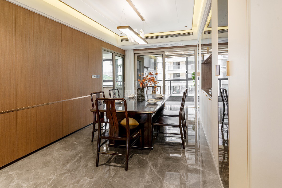 南寧星藝裝飾雙瓏原著188平新中式餐廳實景