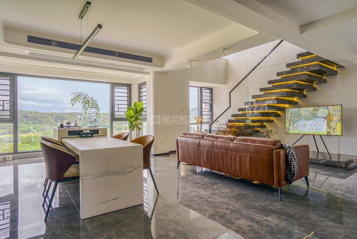 臻澤苑270平現(xiàn)代風(fēng)格客廳裝修實景