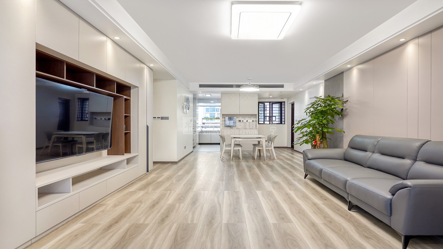 建發(fā)央璽129平現(xiàn)代簡約客廳裝修實(shí)景