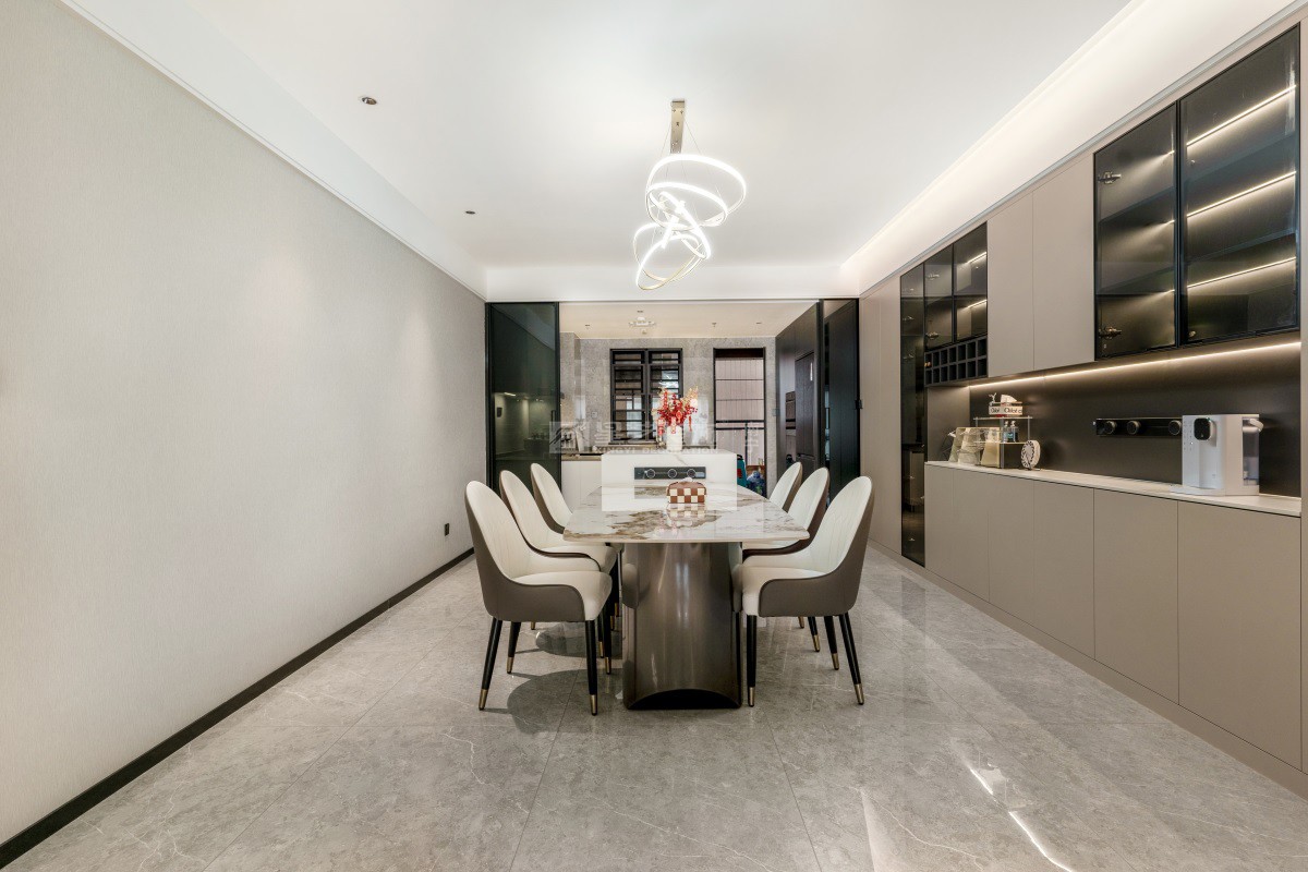 萬科云望223平現(xiàn)代極簡餐廳實(shí)景裝修