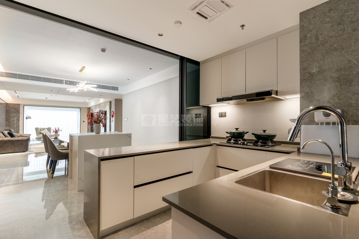 萬科云望223平現(xiàn)代極簡廚房實(shí)景裝修