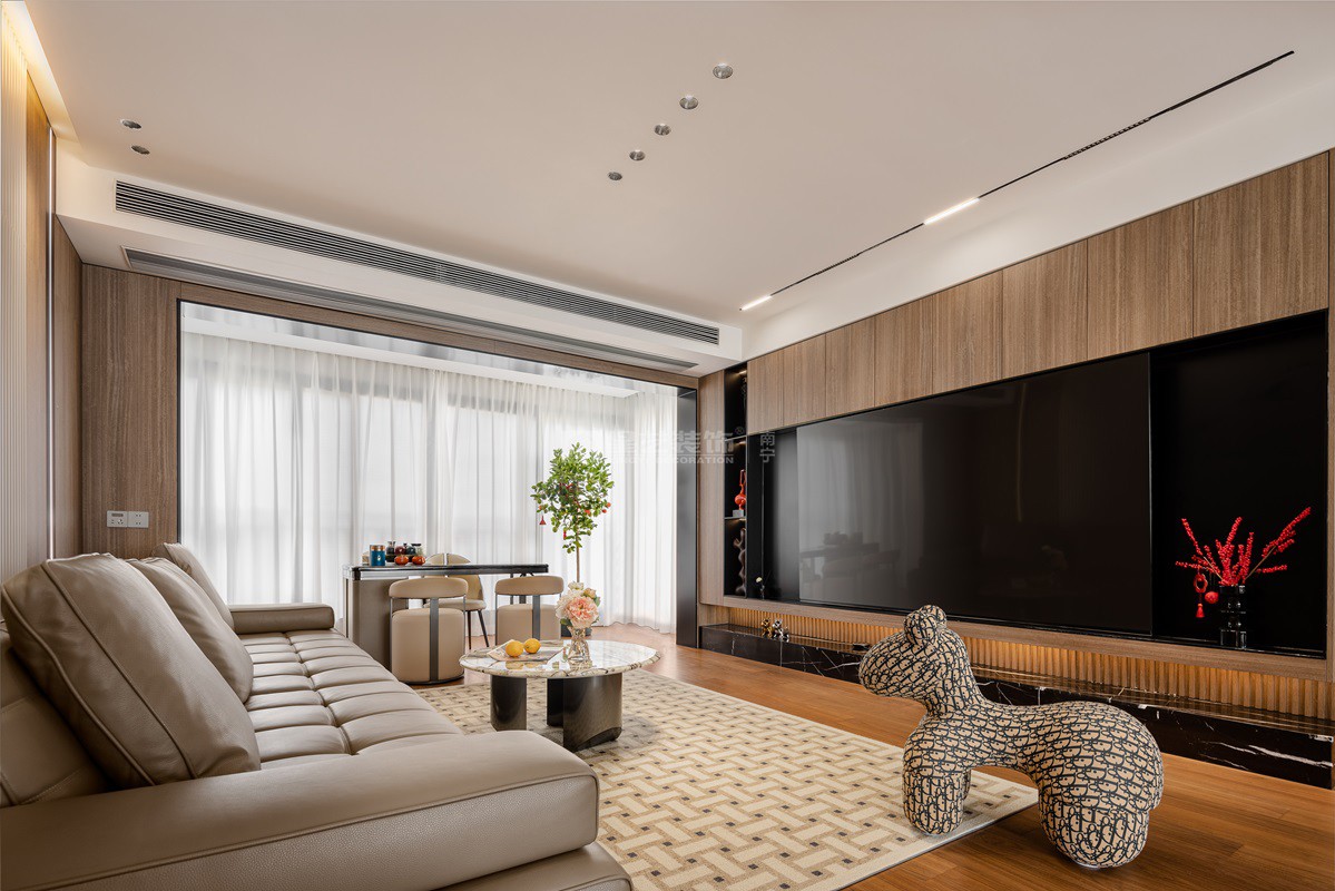 龍光天瀛140平意式輕奢風格客廳裝修實景