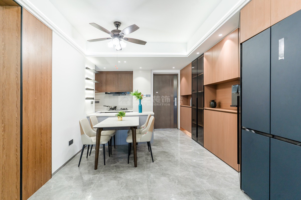 江南中心100平現(xiàn)代簡(jiǎn)約餐廳裝修實(shí)景