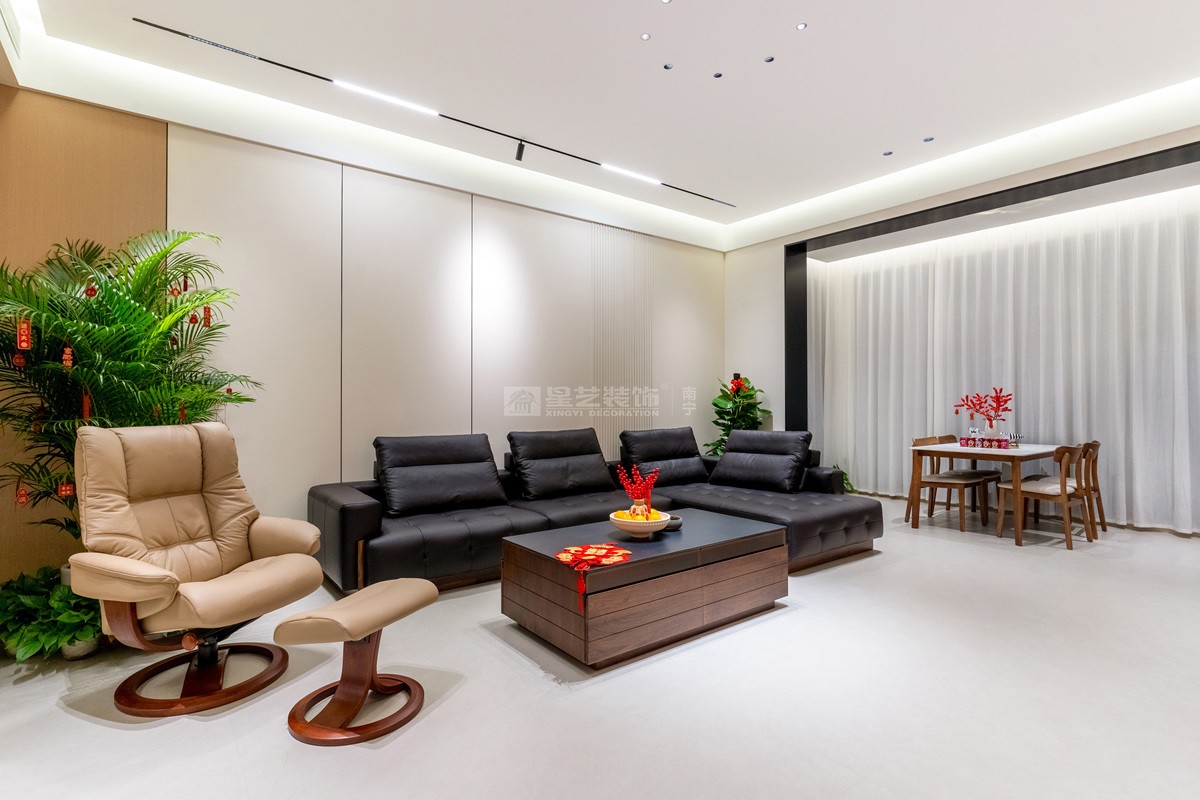 美泉1612 230平現(xiàn)代風格客廳裝修實景