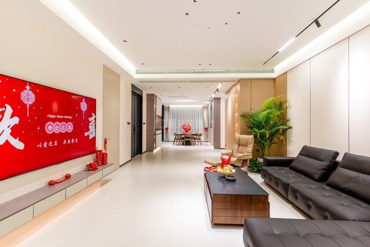 美泉1612 230平現(xiàn)代風格客廳裝修實景