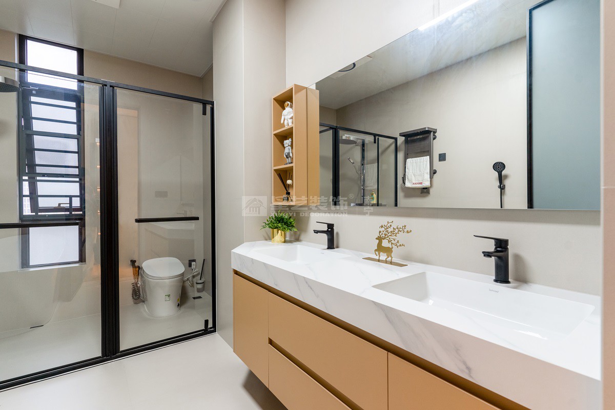 美泉1612 230平現(xiàn)代風格衛(wèi)生間裝修實景
