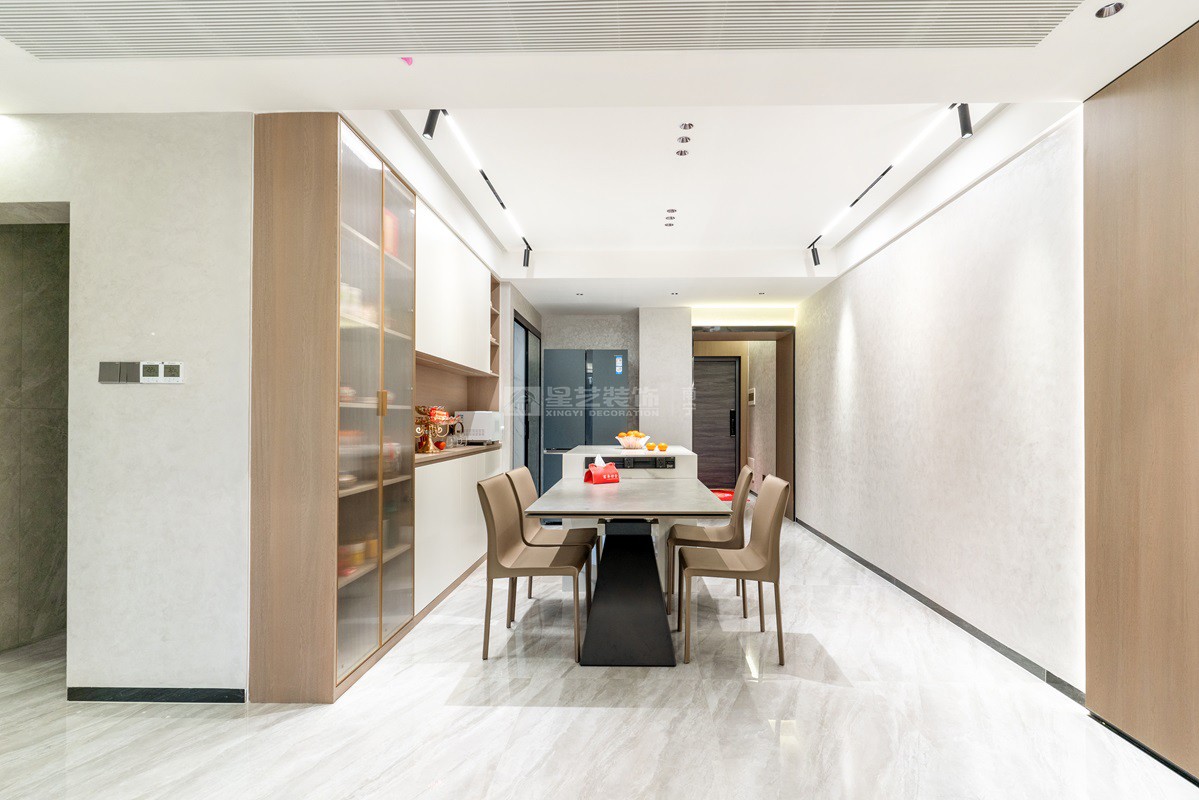 江山御景140平意式極簡(jiǎn)餐廳裝修實(shí)景