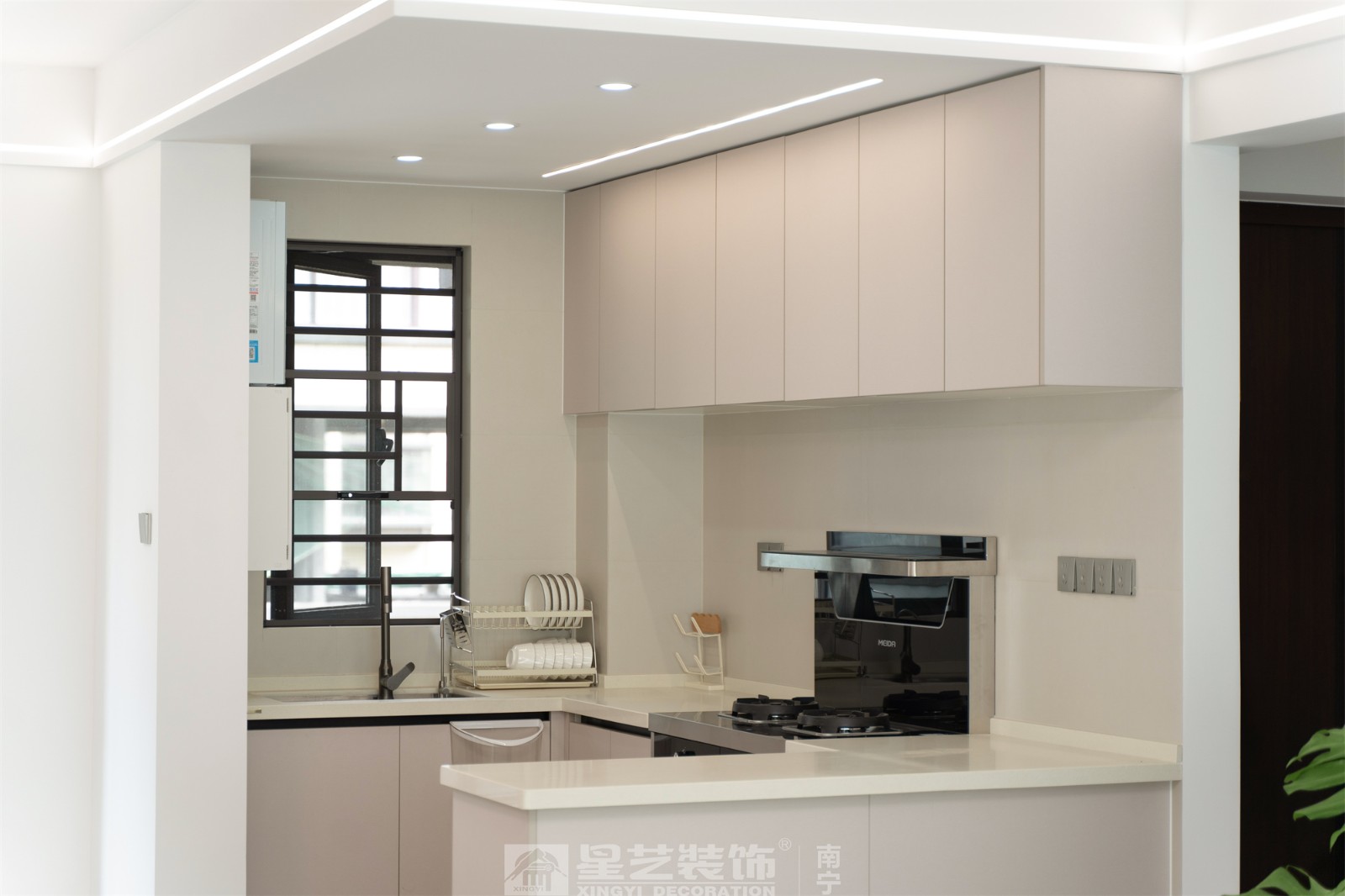 聯(lián)發(fā)臻境136平現(xiàn)代簡約廚房實(shí)景