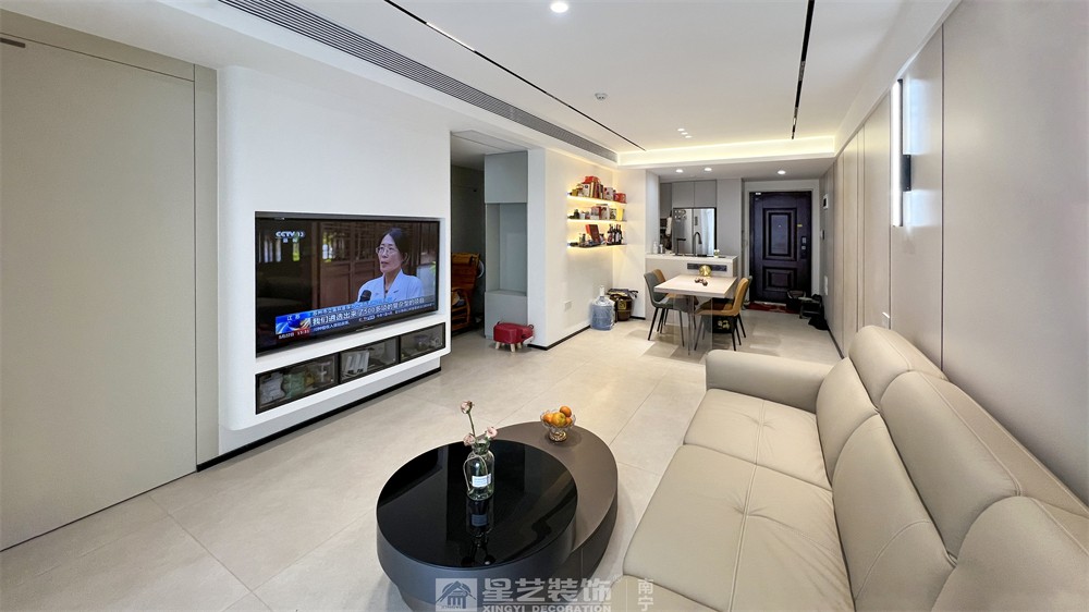 錦繡銘城80平現(xiàn)代簡約客廳裝修完工實景