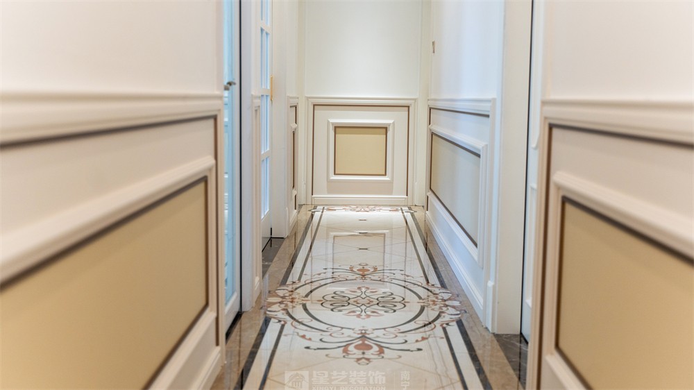 盛科城120平法式裝修過道實景