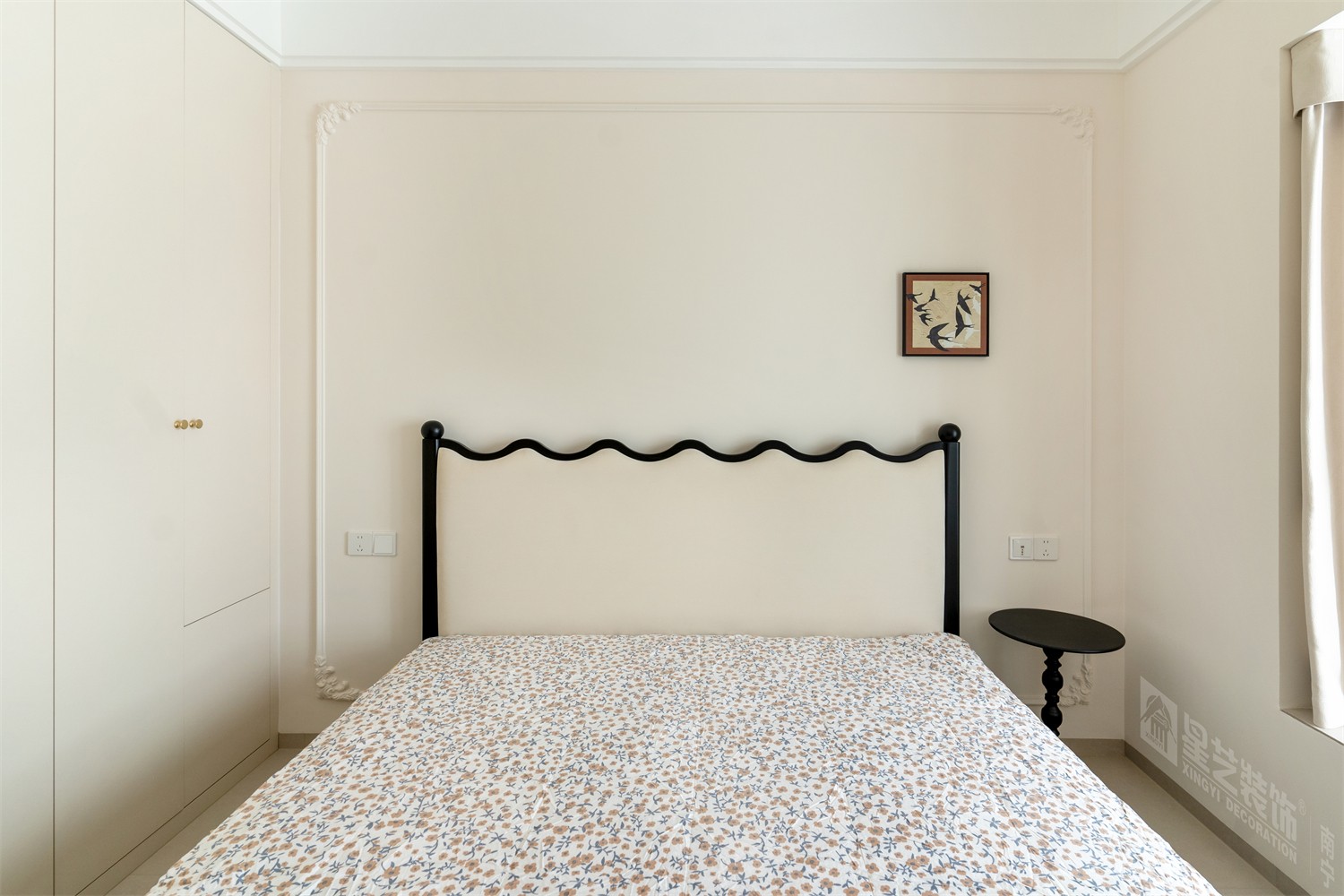 華潤(rùn)西園悅府118平法式臥室裝修完工實(shí)景圖