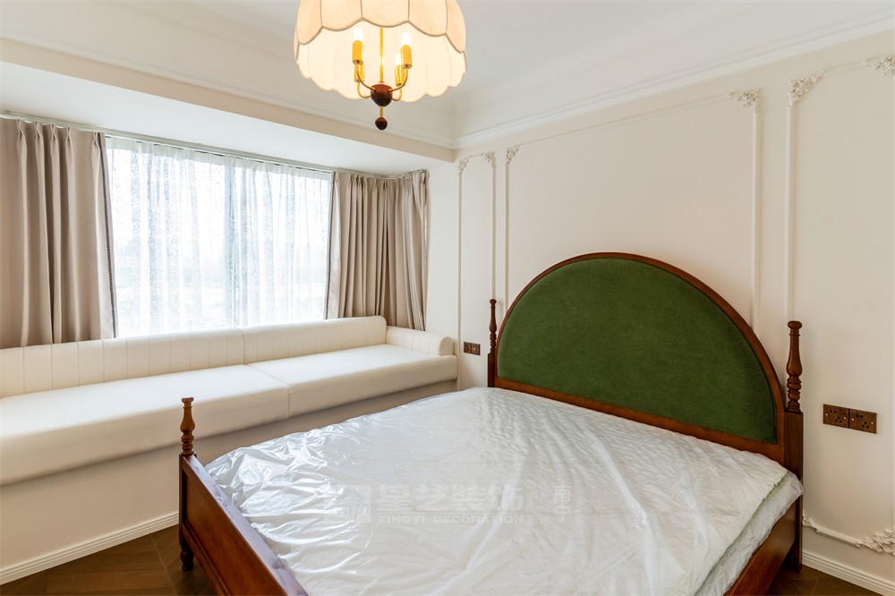 星海銀沙100平中古風(fēng)臥室裝修實景