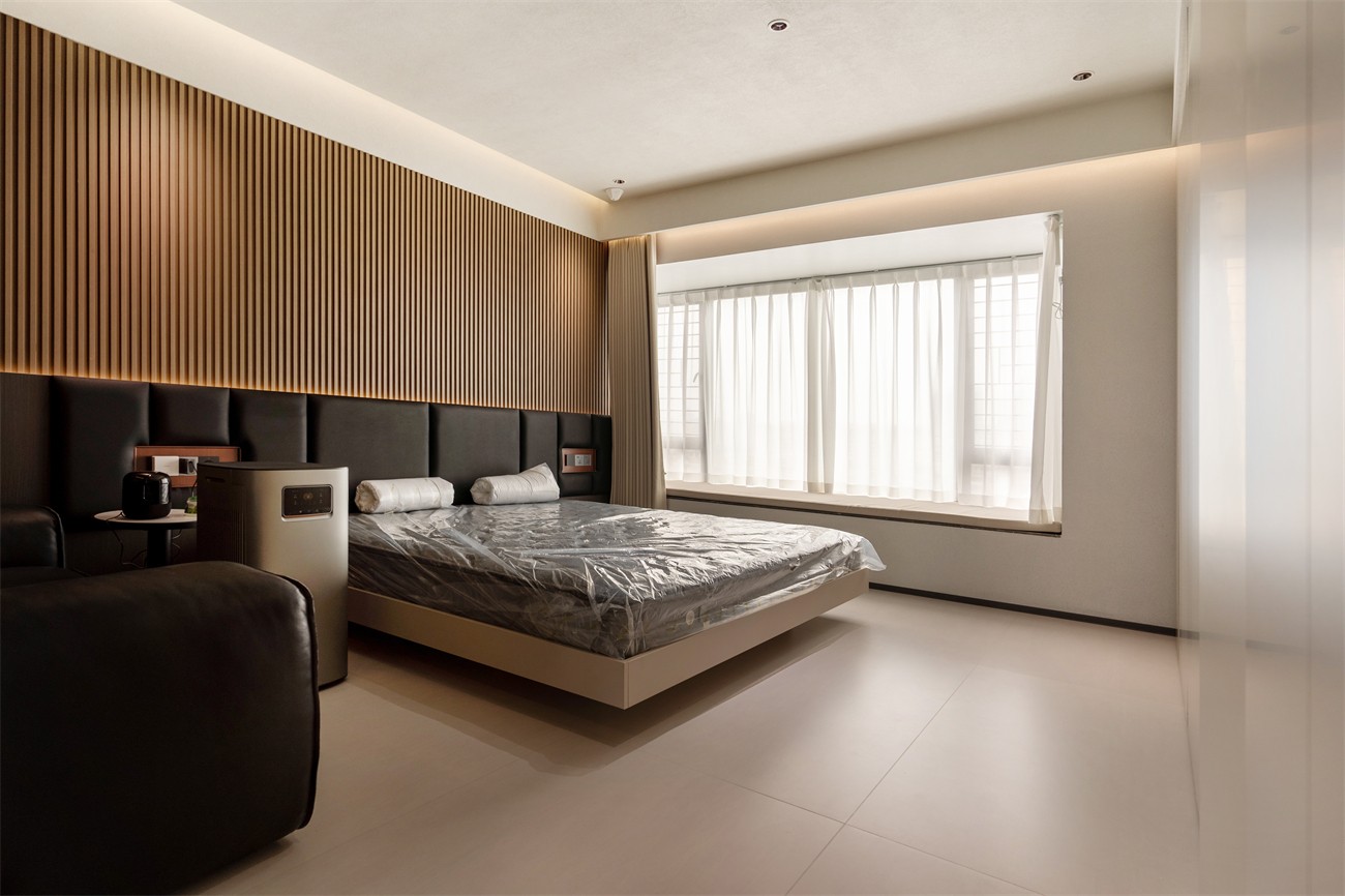 華潤(rùn)西園悅府167平意式風(fēng)格臥室裝修完工實(shí)景