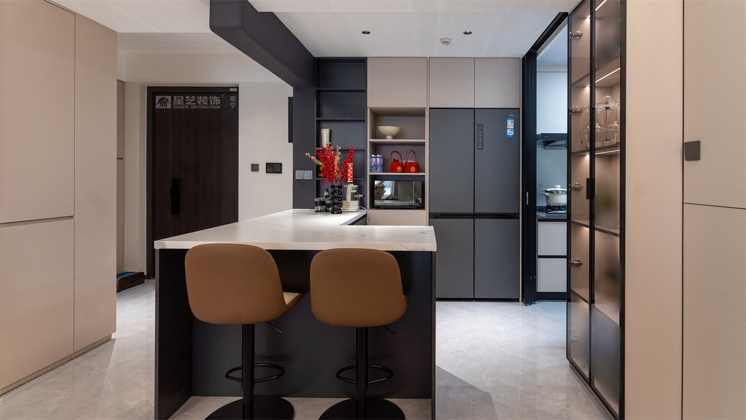 軌道御璽君臨灣140平餐廳裝修完工實(shí)景圖