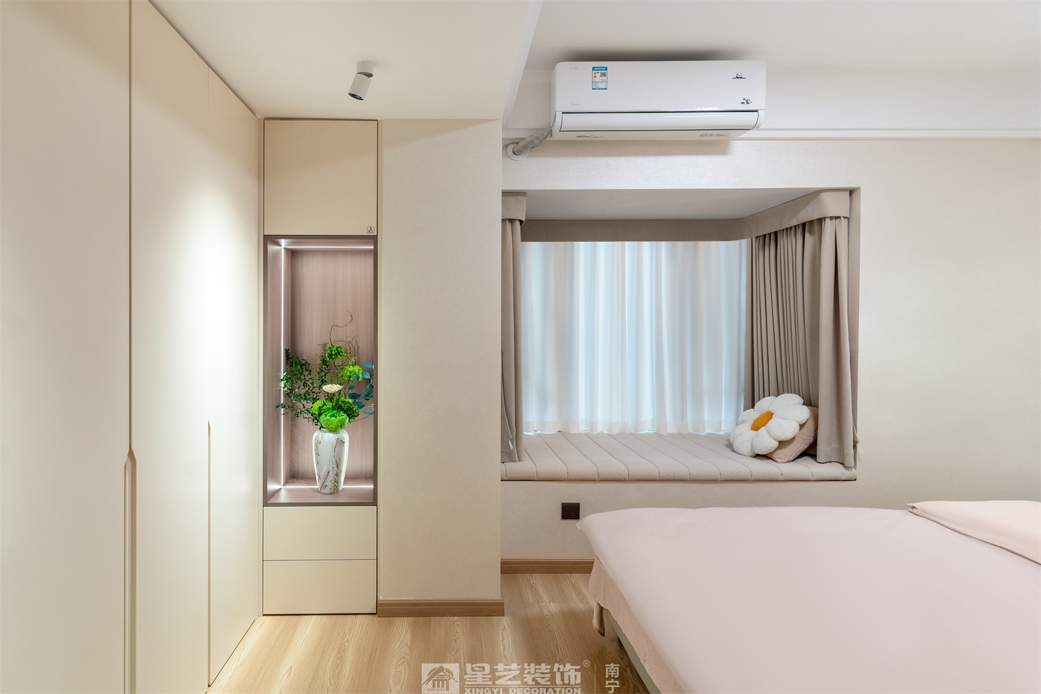 嘉逸城147平現(xiàn)代風(fēng)格臥室裝修完工實景圖