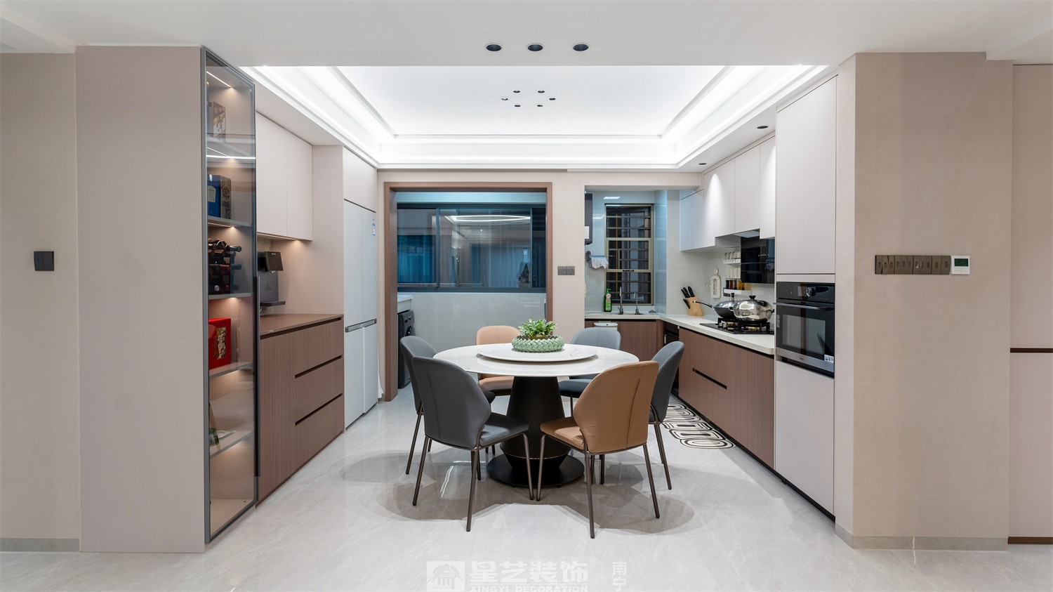 嘉逸城147平現(xiàn)代風(fēng)格餐廳裝修完工實景圖