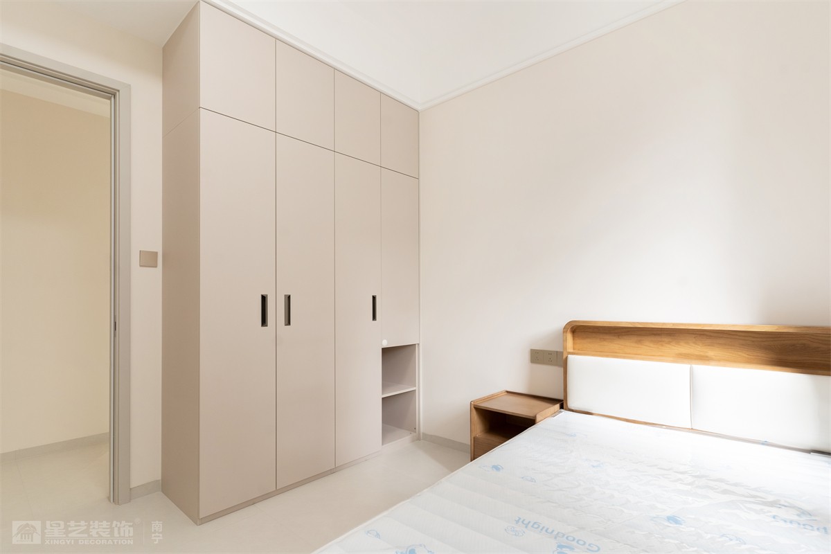 盛科城152平奶油風(fēng)臥室裝修完工實景圖