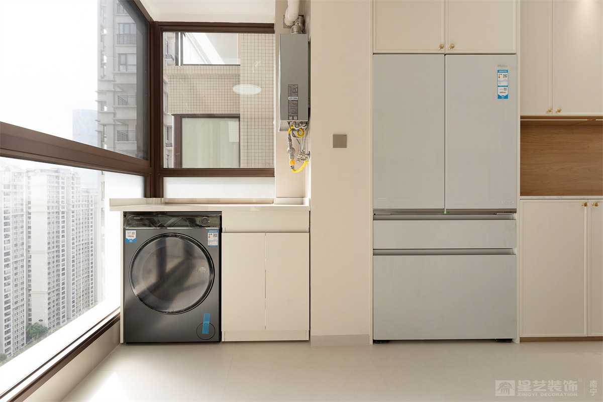 盛科城152平奶油風(fēng)陽臺裝修完工實景圖