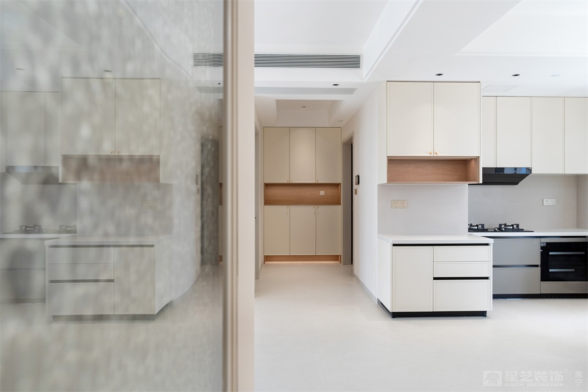 盛科城152平奶油風(fēng)廚房裝修完工實景圖