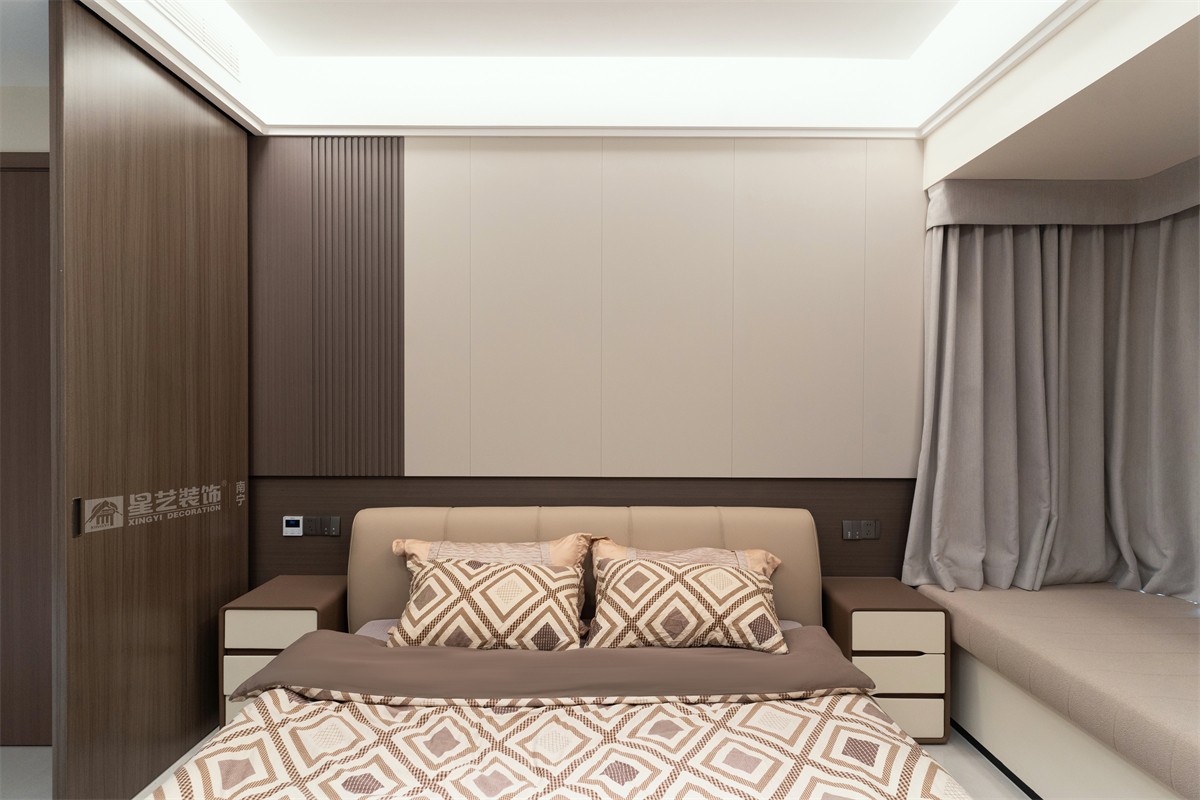 華潤(rùn)西園潤(rùn)府143平意式輕奢臥室裝修完工實(shí)景圖