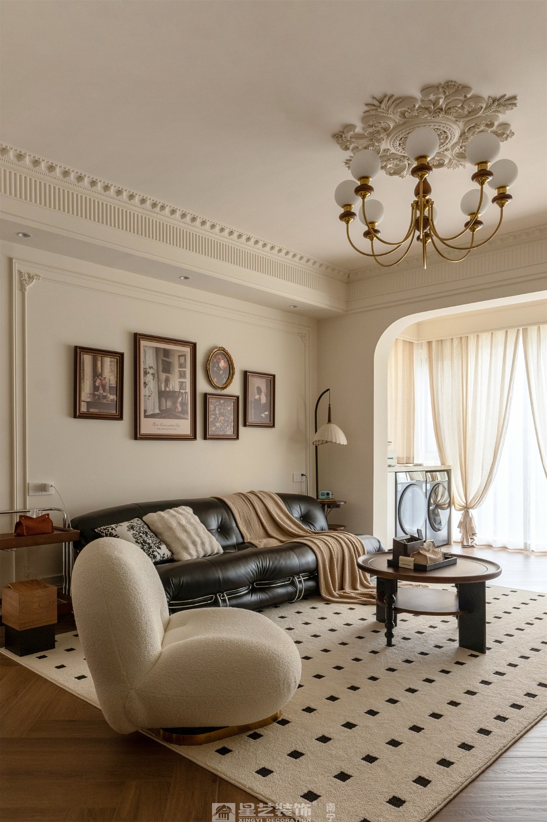 湖畔書院150平法式中古風(fēng)客廳裝修完工實(shí)景圖