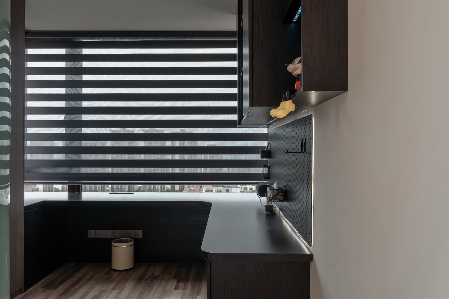 華發(fā)國(guó)賓壹號(hào)140平現(xiàn)代輕奢書(shū)房裝修完工實(shí)景圖