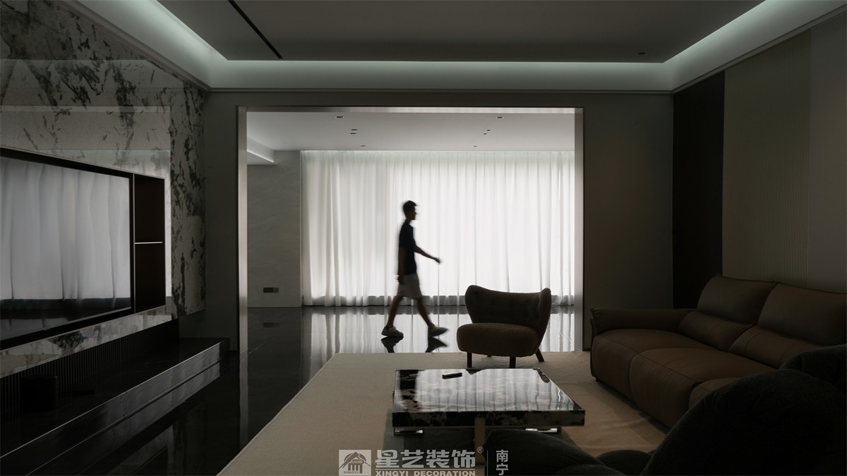 保利君悅灣200平輕奢客廳裝修完工實(shí)景圖