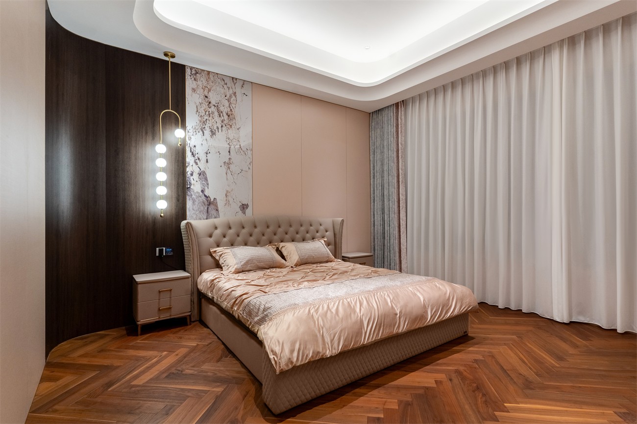 嘉和城依云灣800平現(xiàn)代輕奢臥室裝修完工實(shí)景圖