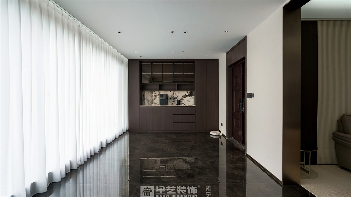 保利君悅灣200平輕奢陽臺(tái)裝修完工實(shí)景圖