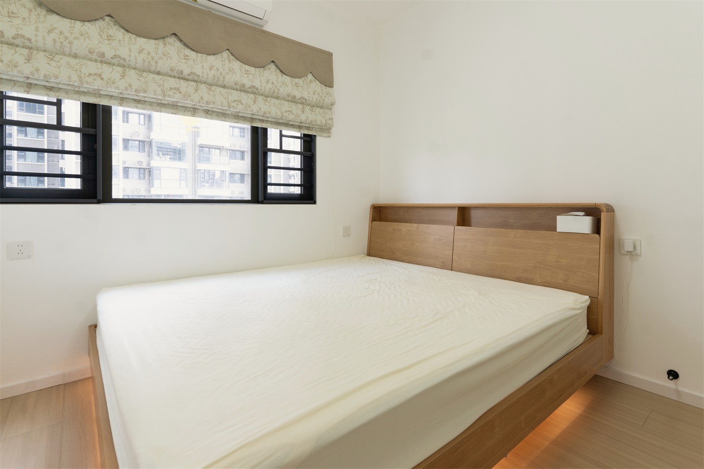 保利領(lǐng)秀廣場75平奶油風臥室裝修實景圖