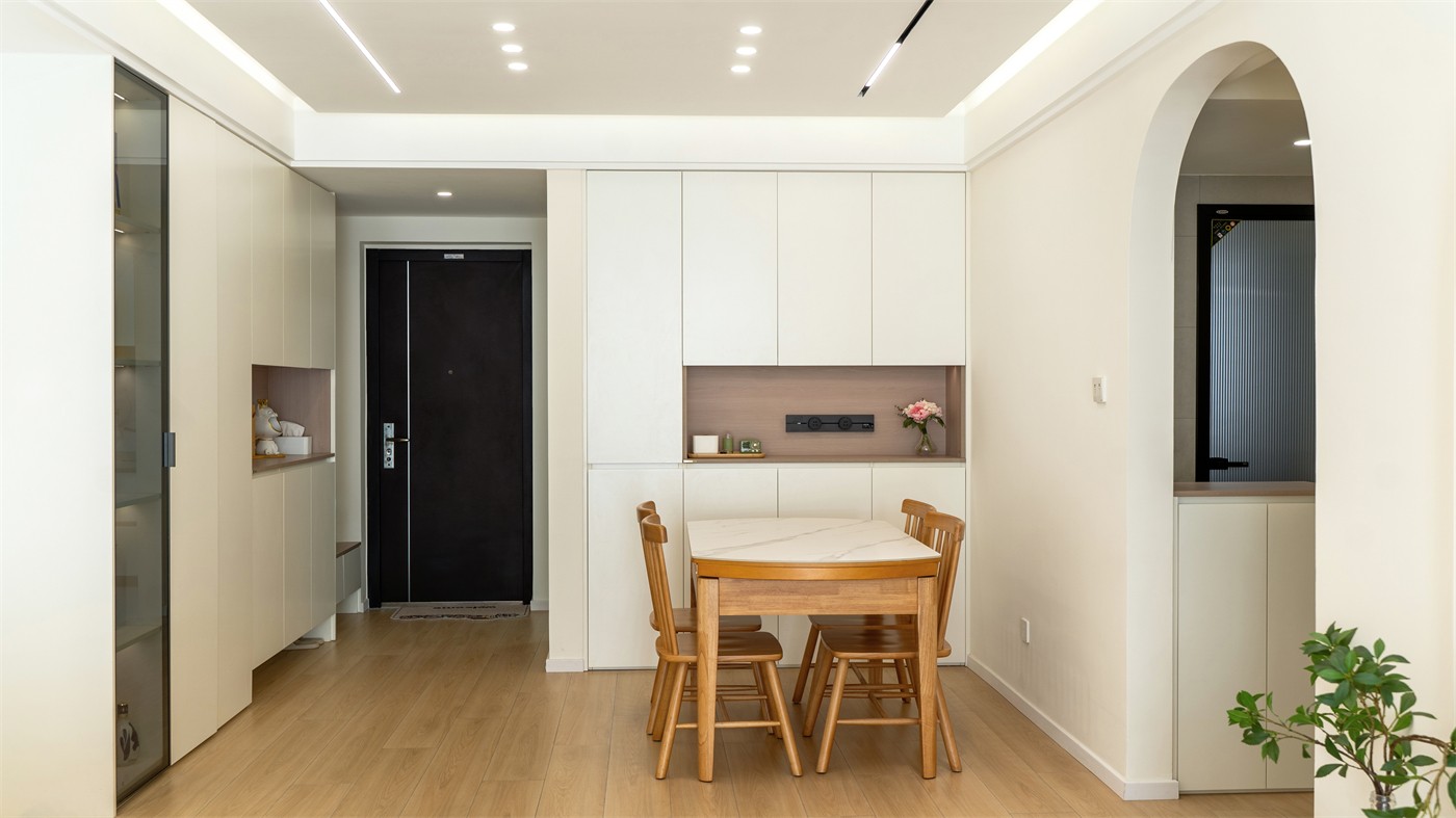 保利領(lǐng)秀廣場75平奶油風餐廳裝修實景圖